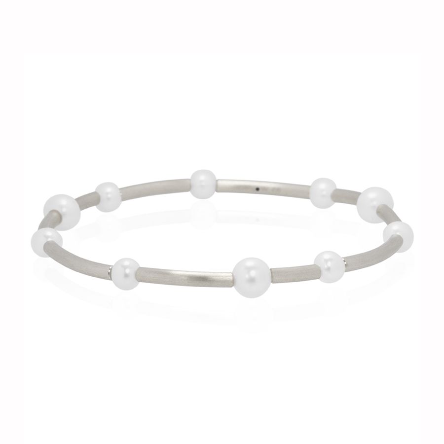 Een stalen armband Schmuckwerk model Stäbchen met 10 zoetwaterparels 5+6mm.